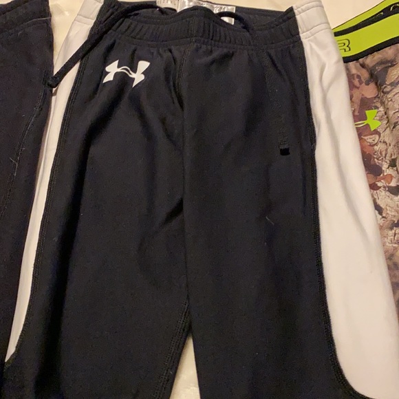 Boys Nike and under armor compression pants medium - Picture 4 of 5